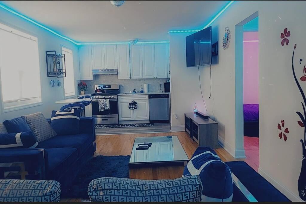 Townhouse Apartment In Oakland Gardens ニューヨーク エクステリア 写真